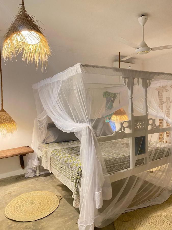 Furaha Beach Rooms Кендва Экстерьер фото